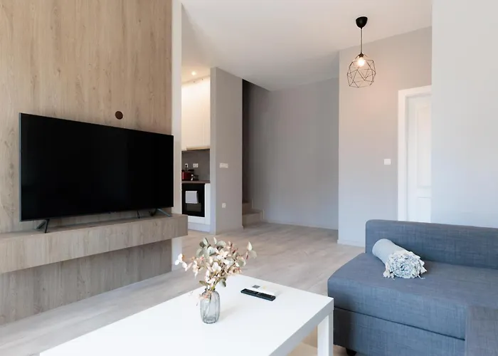 Cozy And Bright 2Bd Family Home