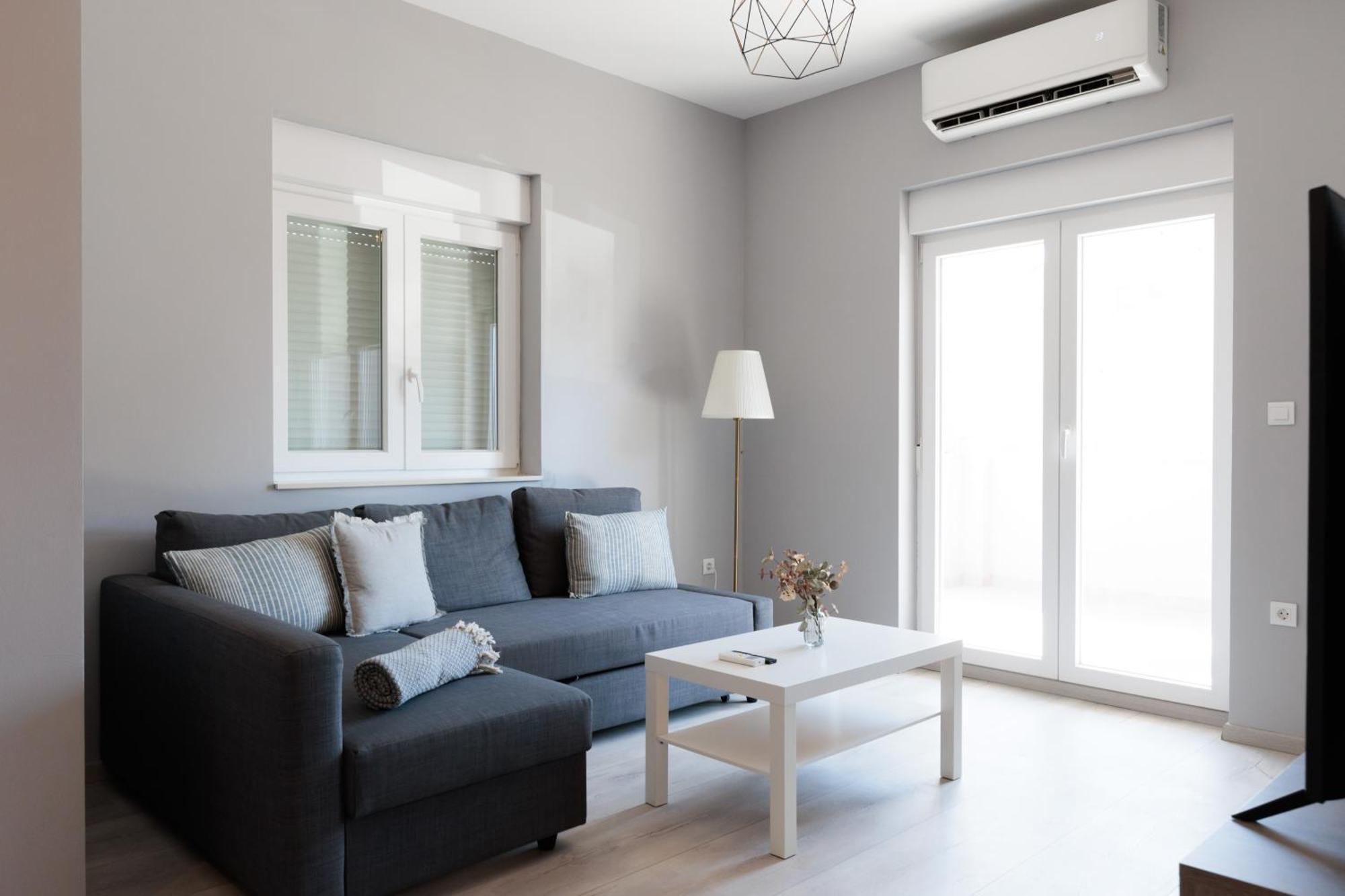 Cozy And Bright 2bd Family Apartment Zadar